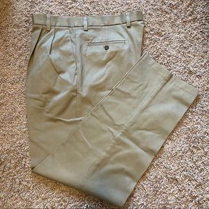 Men’s Dockers Khaki Dress Pants